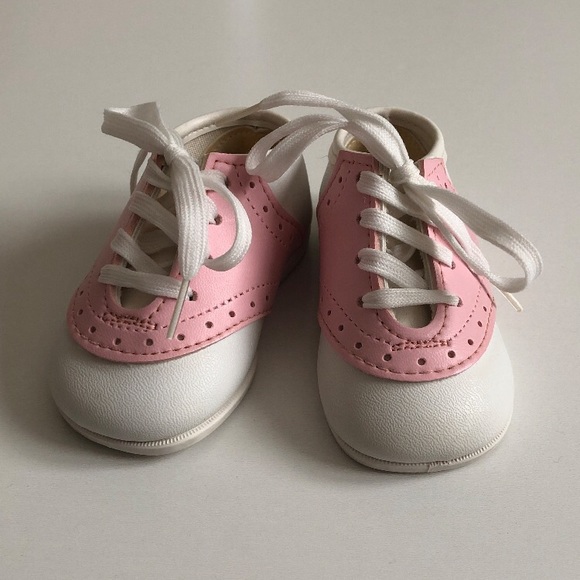 Vtg โข baby saddle shoes - Picture 2 of 8